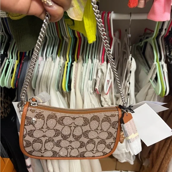 Coach Crystal Swinger 20 w/ Bag Charm - Picture 3 of 4